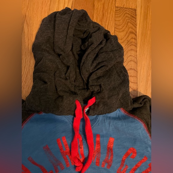 Oklahoma Thunder hoodie. Size small Good quality tshirt material. - Picture 5 of 7